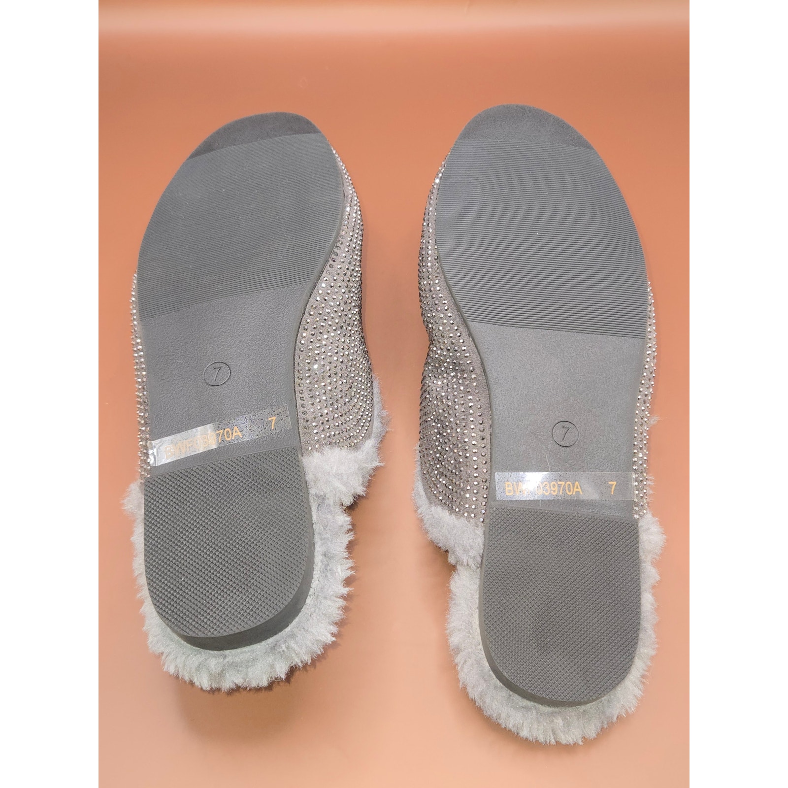 Womens Size 7 Gray Rhinestone Faux Fur Mule Slippers Shoes Nib — image 2 of 4